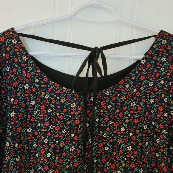 Molly Bracken Ditzy Floral Print  Shift Mini Dress Bell Sleeve Back Neck Tie M - Picture 9 of 15